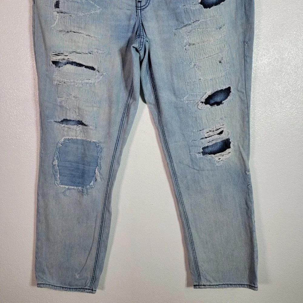 American Eagle‎ Womens Tomgirl Jeans 14 Button Fly Distressed 100% Cotton AEO